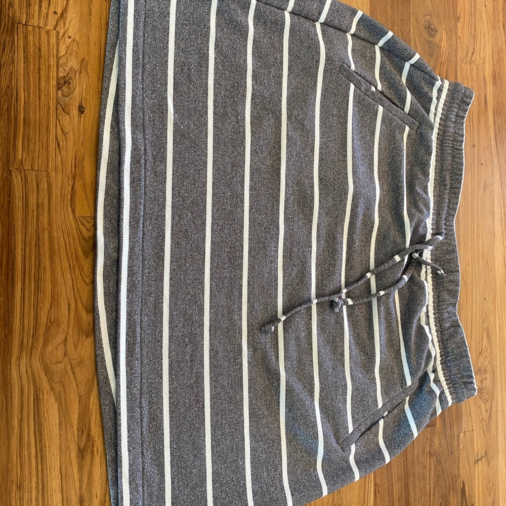 Torrid sporty pull on skirt size 0 - Picture 3 of 4